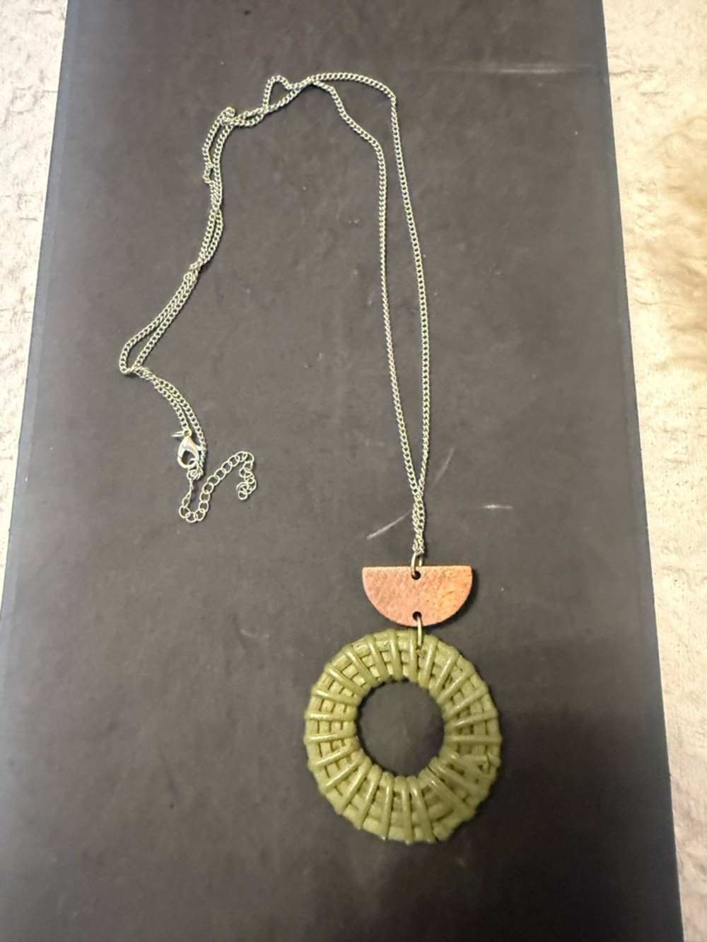 Handcrafted Olive Green Circle Pendant Necklace - Unbranded